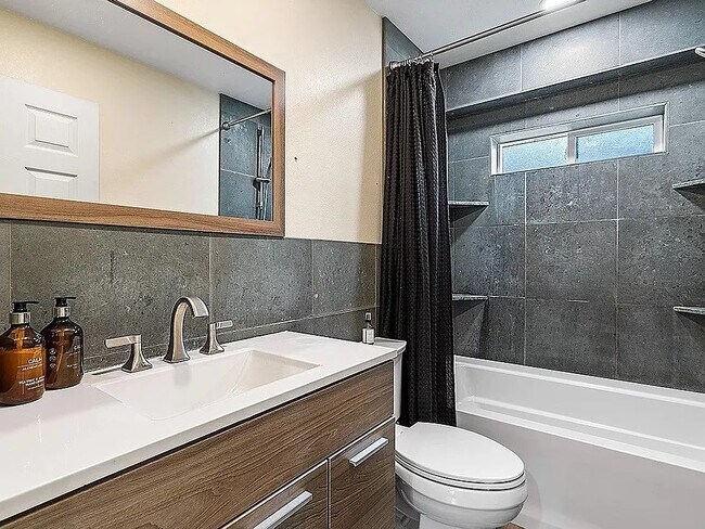 Foto del edificio - 75-5776 Oleka Pl