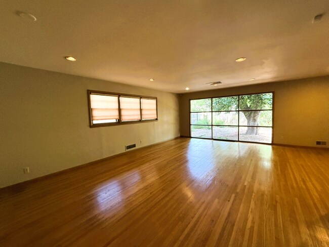Foto del edificio - 6520 Jacqueline St