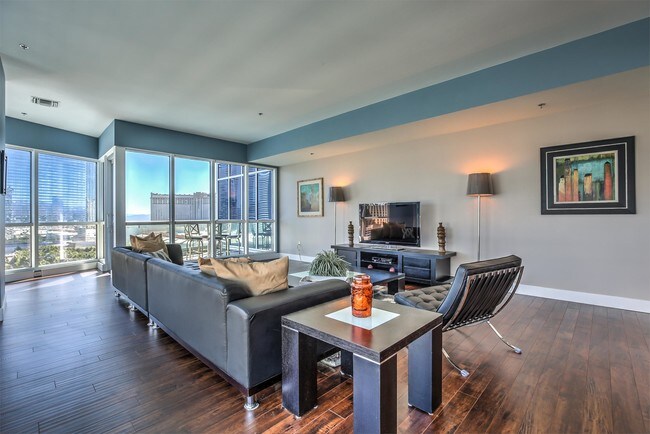 Building Photo - 4575 Dean Martin Dr