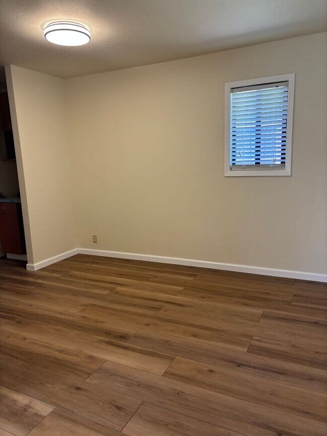 Foto del edificio - Large Renovated Studio on Large Lot