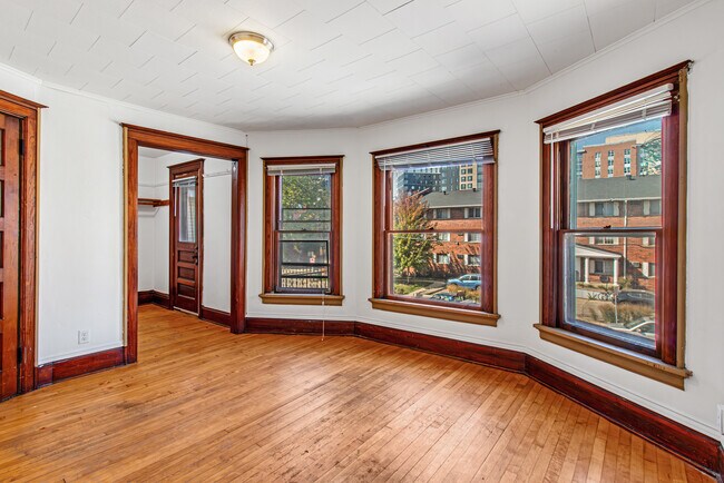 Building Photo - 445 W Dayton St