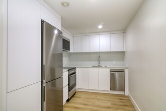 Building Photo - The Regency