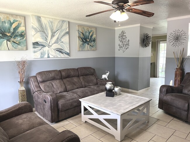 Building Photo - 536 Gentle Breeze Terrace