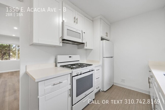 Building Photo - 1350 E Acacia Ave
