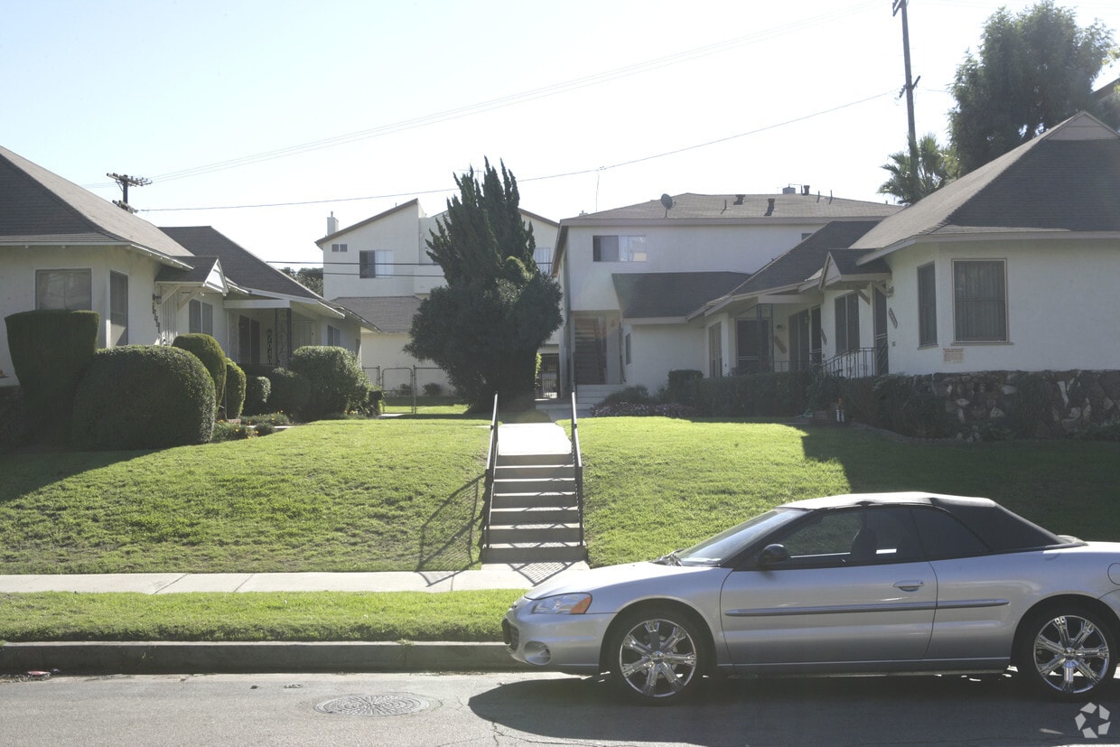 Primary Photo - 7042-7046 La Tijera Blvd