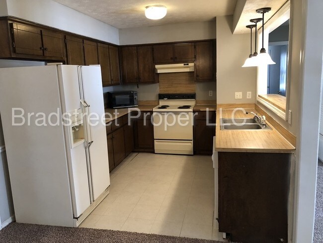 Building Photo - Cute 3 bedroom!