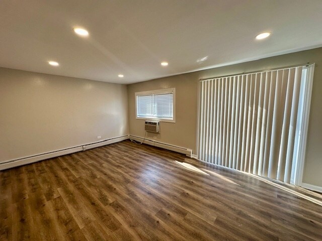 Building Photo - 670 Marilyn Ave