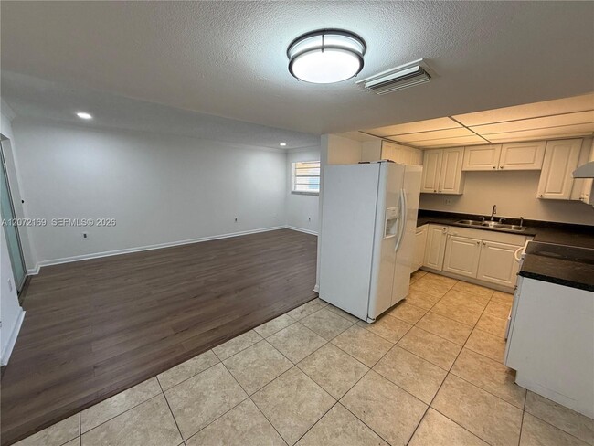 Building Photo - 11101 Royal Palm Blvd