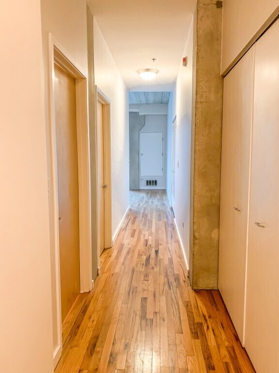 Building Photo - Fantastic One Bed Condo with In-Unit Laundry!