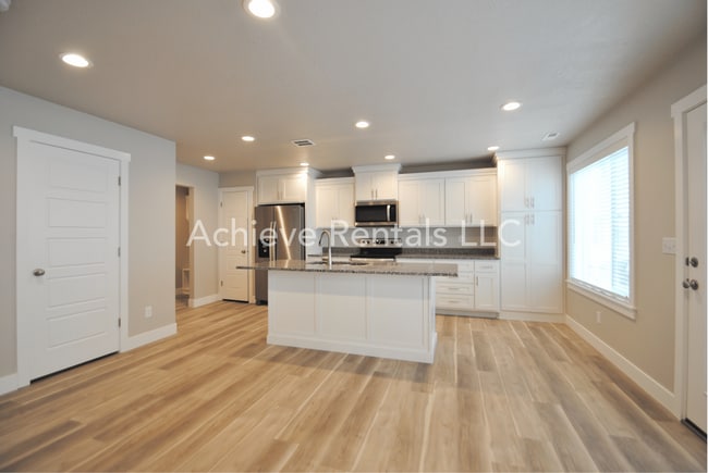 Building Photo - 4179 S 2800 W