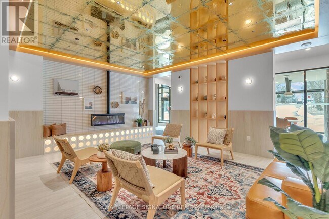 Building Photo - 1660 Bloor St W