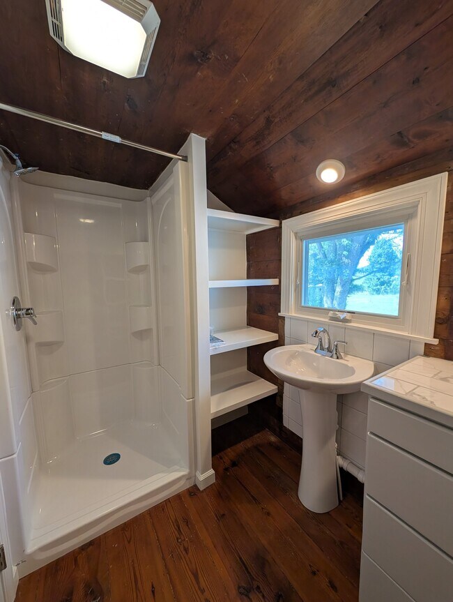 Foto del edificio - 6836 Maple Brook Ln