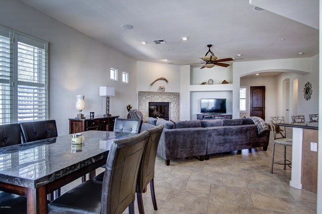 Foto del edificio - 11352 N 140th Pl