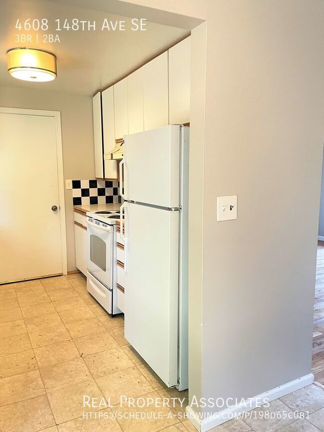 Foto del edificio - 3 Bedroom Home in Bellevue with Garage * P...