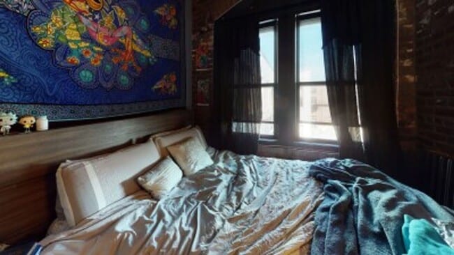 Building Photo - BERKLEE 3 BR Apartment - 9/1