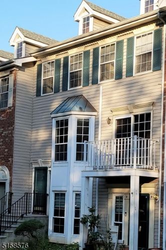 Primary Photo - 220 Sapphire Ln