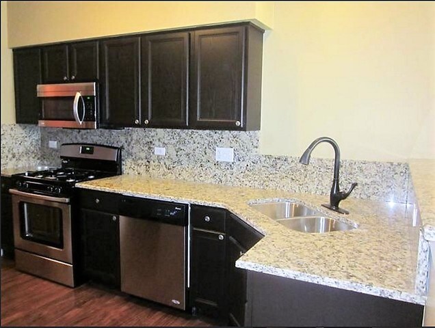 Primary Photo - 206 W Park Ave