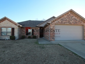 Building Photo - 112 Bois D Arc Drive