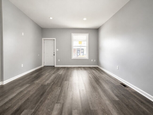 Building Photo - 924 Maple Terrace