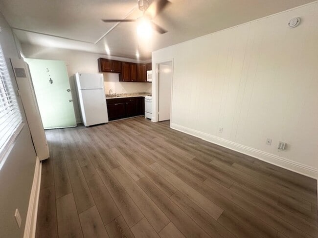 Interior Photo - Redwood Terrace