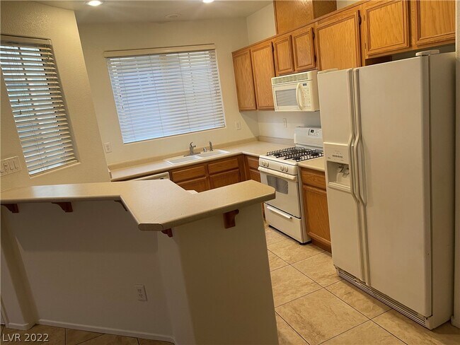 Foto del edificio - 6128 Pine Villa Ave