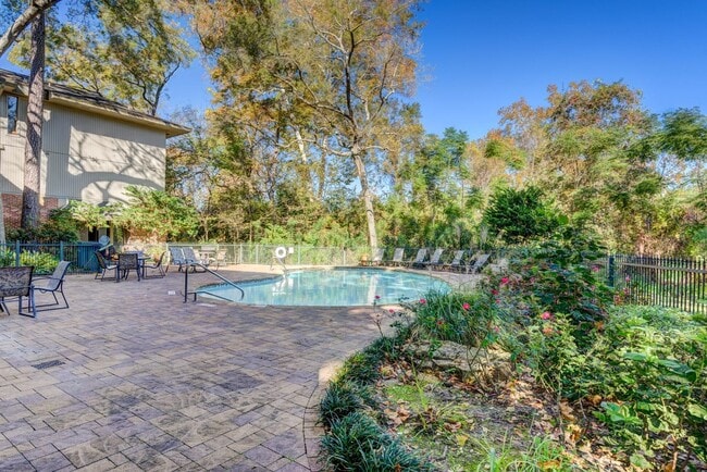 Building Photo - 6480 Bayou Glen Rd