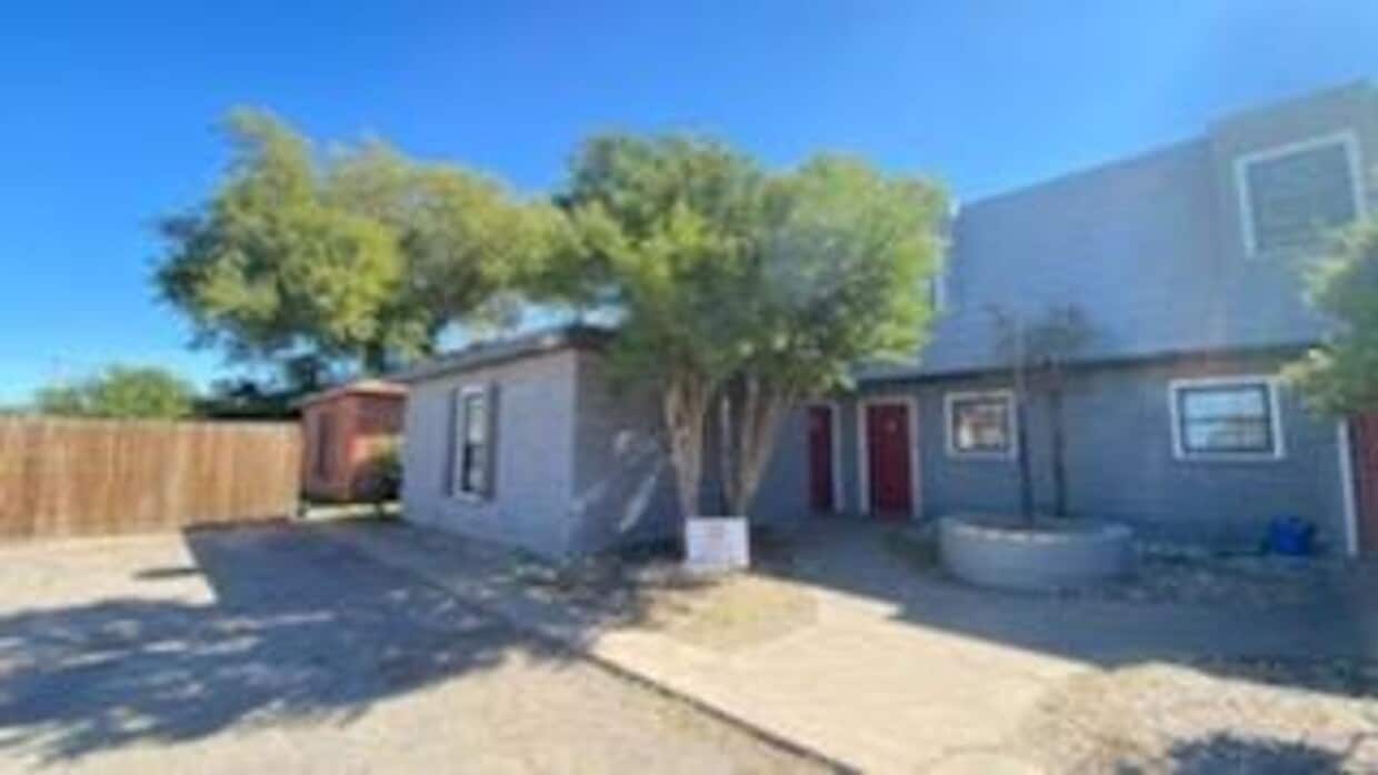 Primary Photo - 2107 49th St