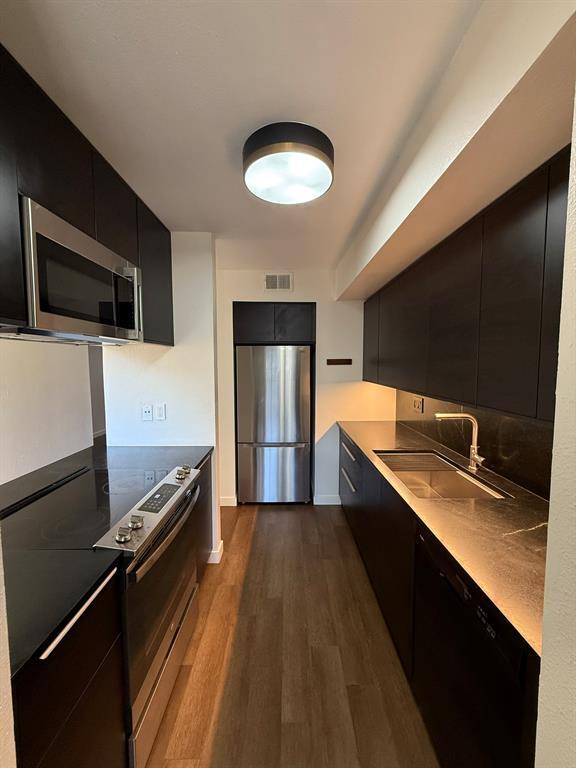 Foto principal - 4159 Steck Ave