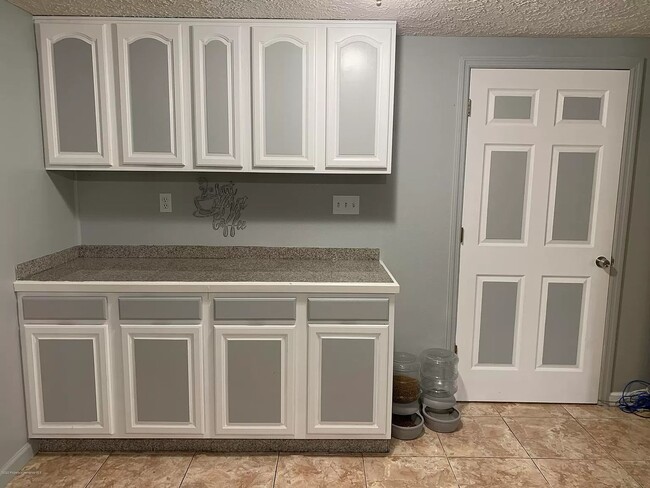 Building Photo - Port Richey - Gulf Highlands - 3 Bedroom 2...