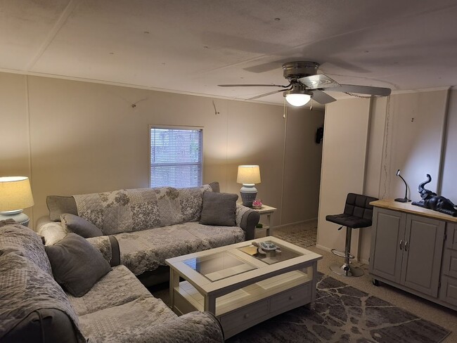 Building Photo - 2/2 Seasonal Mobile Home for rent in Flori...