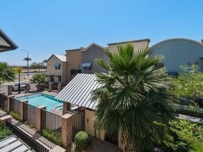 Building Photo - 1406 W Main St