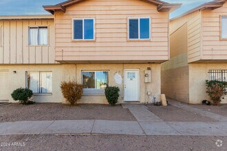 Building Photo - 3605 W Bethany Home Rd