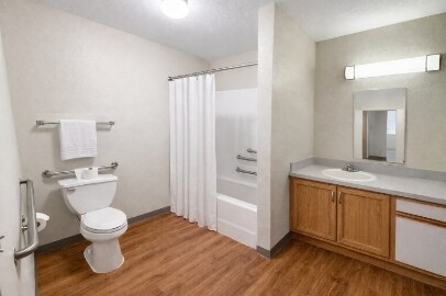 Foto del edificio - 1732 W Market St