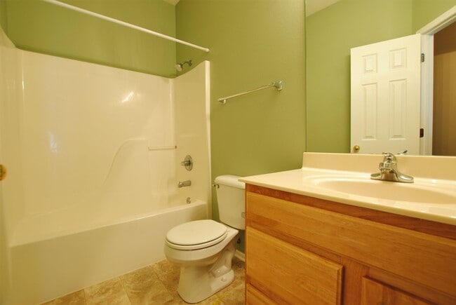 Building Photo - 3 bedroom / 2 Bath in Millard!