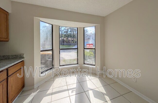 Foto del edificio - 5603 Bennington Dr