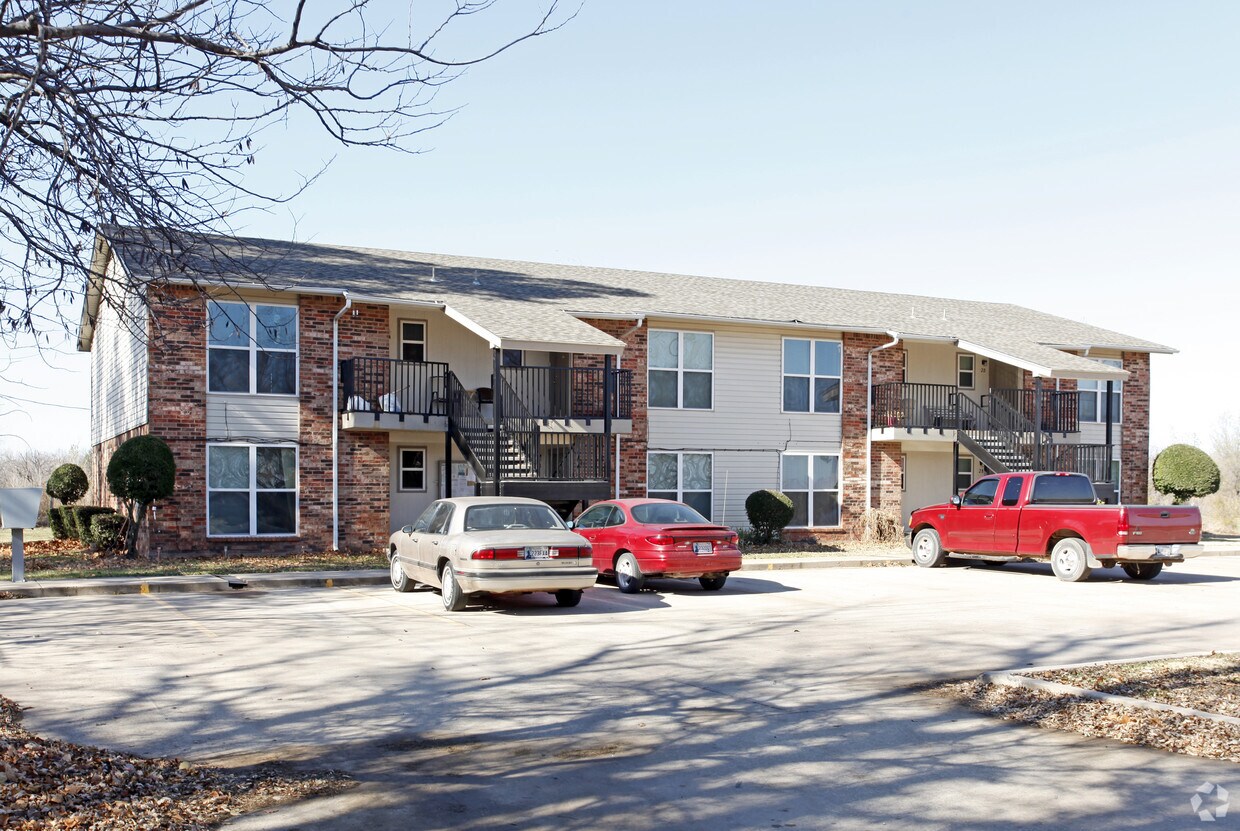 Lexington Village Apts. 405 NW 5th St Lexington, OK Apartments for