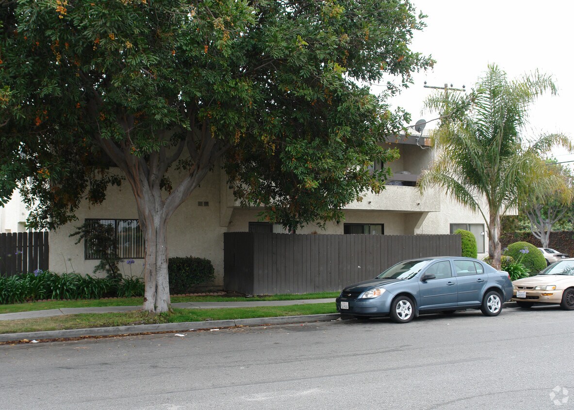 Building Photo - 16122 Parkside Ln