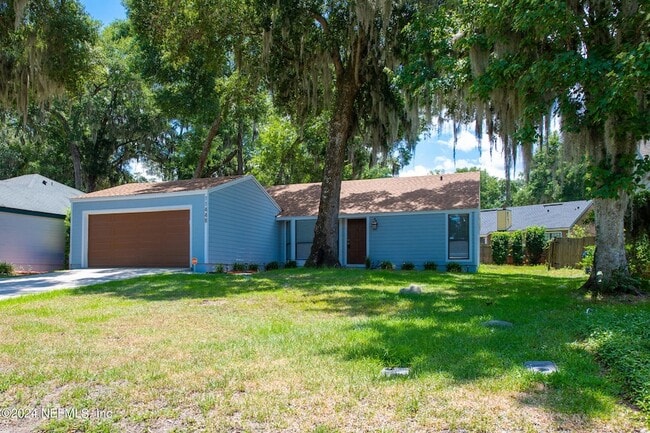 Building Photo - 11448 Sugar Maple Pl S
