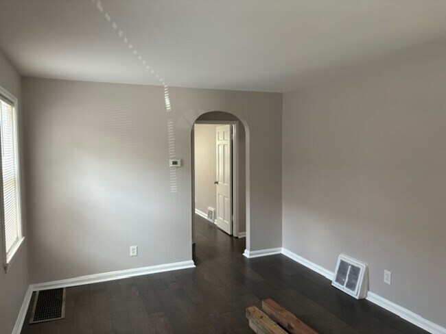 Foto del edificio - Beautifully rehabbed bungalow in Universit...