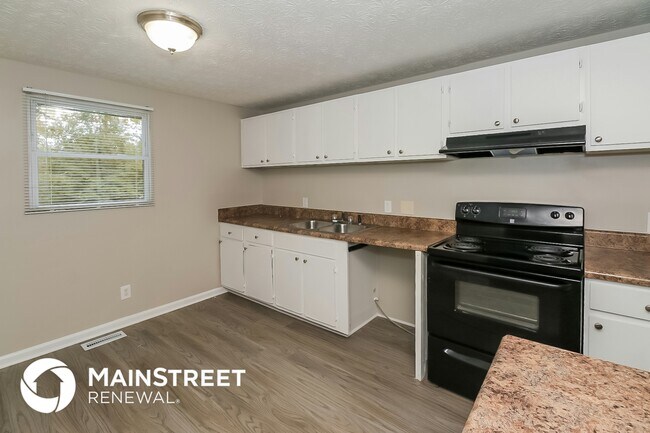 Foto del edificio - 7180 Buck Creek Dr