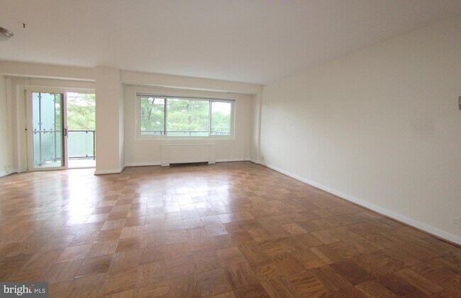 Building Photo - 4201 Cathedral Ave NW