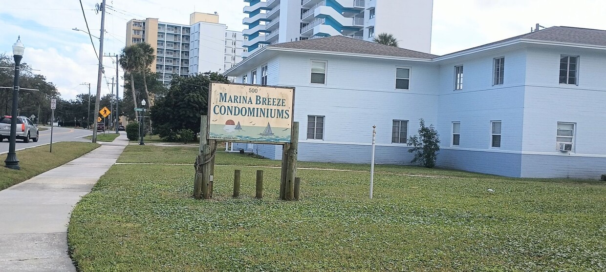 Foto principal - Cozy 1-Bedroom Condo Near the Marina and D...