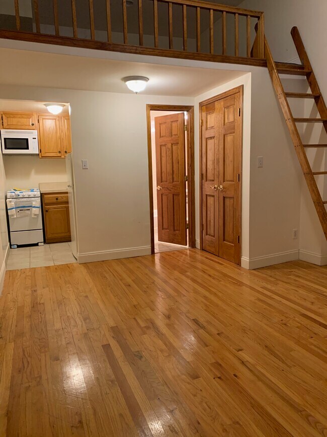 Building Photo - 269 W 73rd St