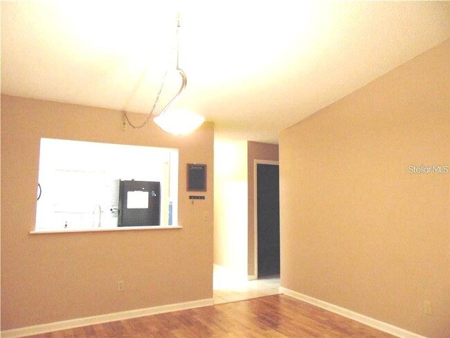 Building Photo - 8151 Heatherwood Dr