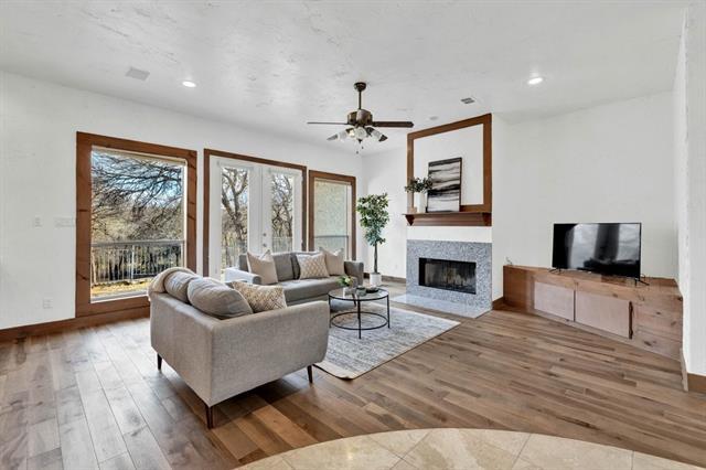 Foto del edificio - 324 Rolling Oaks Ridge