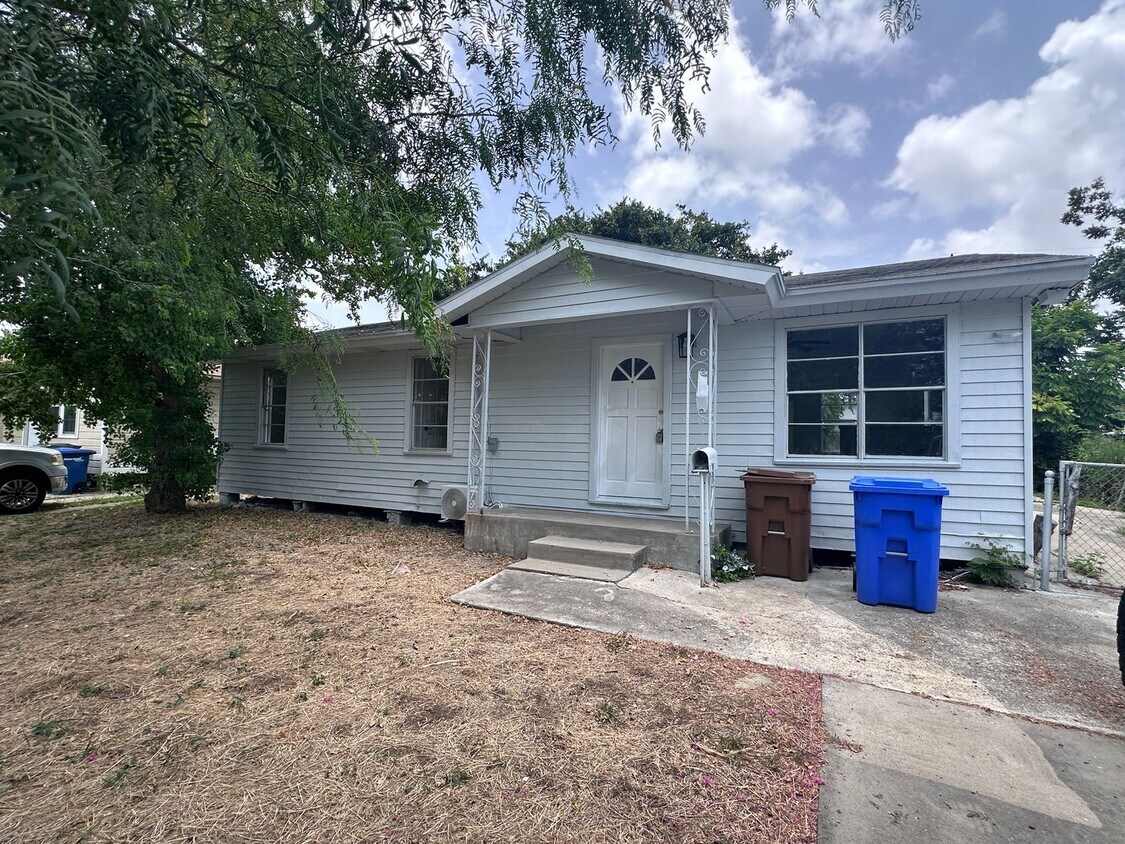 Foto principal - 4533 Bluebelle Ln