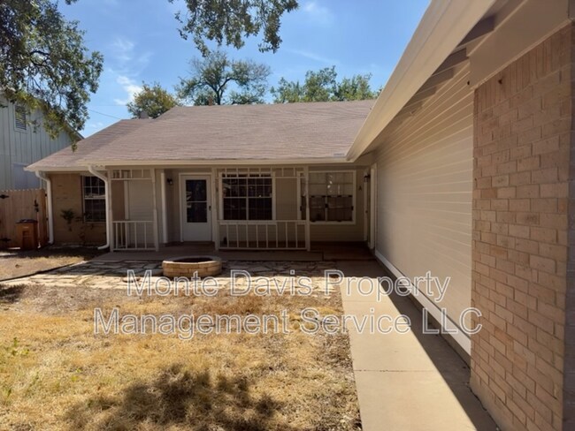 Foto del edificio - 12005 Arrowwood Dr