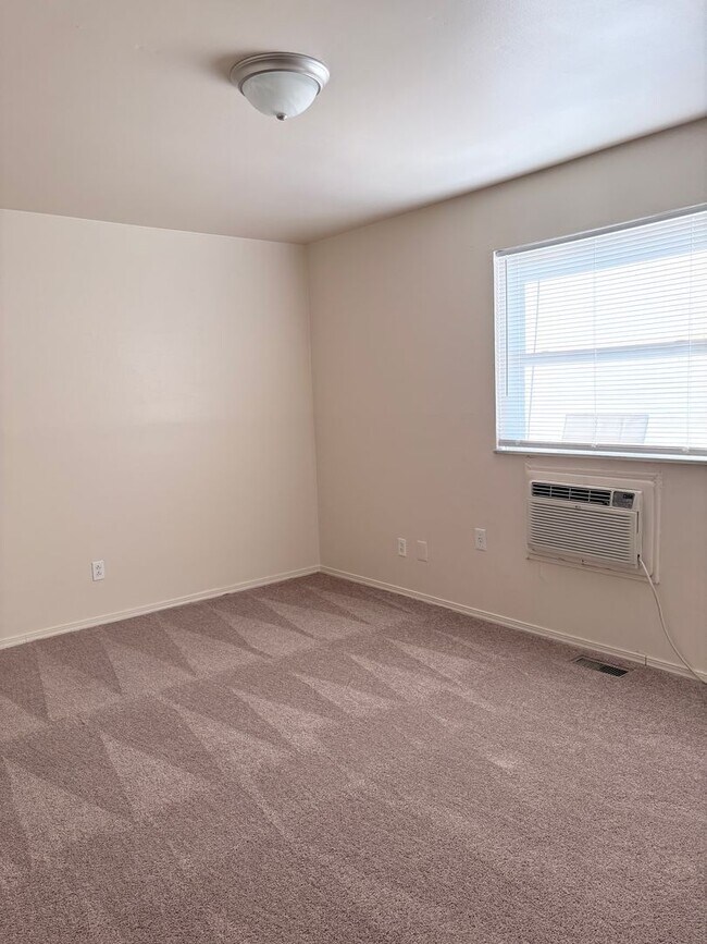 Foto del edificio - Cozy 1 Bedroom and 1 Bath with W/D Hookups