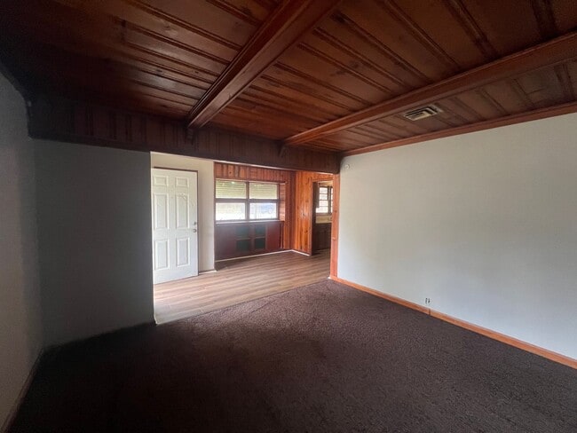 Foto del edificio - 3 bedroom 1 bathroom single level home