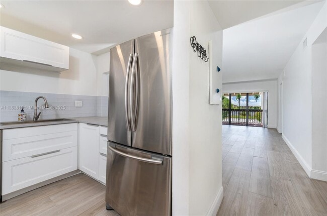 Foto del edificio - 8875b Fontainebleau Blvd